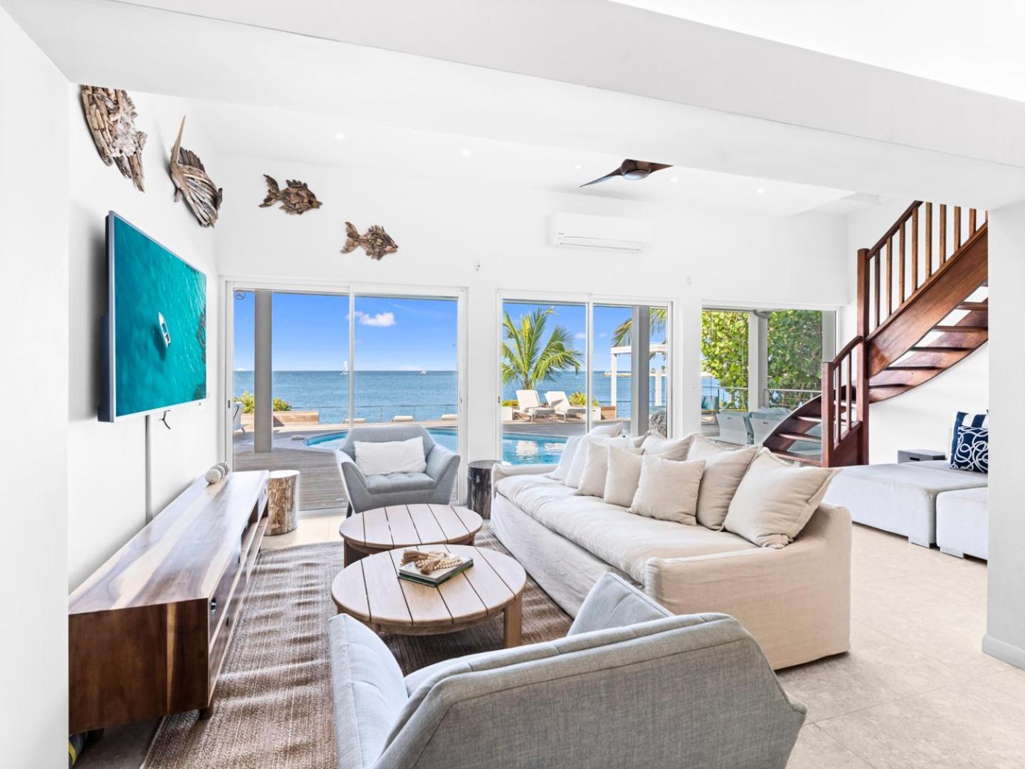 Surfsong Villa- Luxury Water Front Villa For 12 Maho Exterior photo